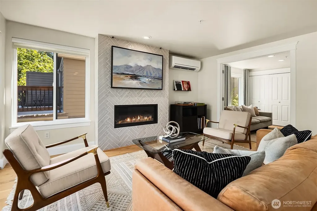 2334 Thorndyke Avenue W Seattle WA 98199