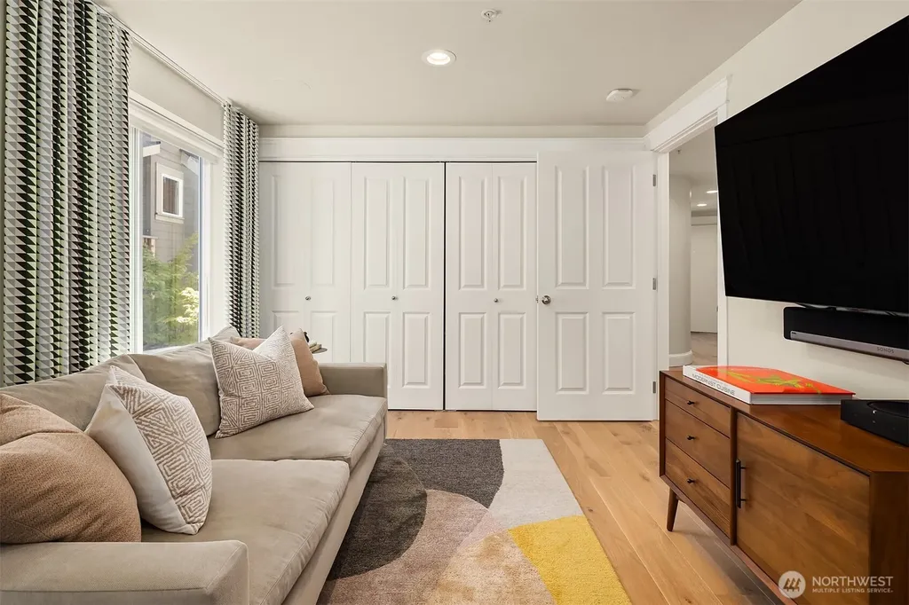 2334 Thorndyke Avenue W Seattle WA 98199