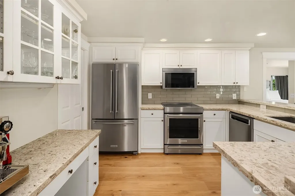 2334 Thorndyke Avenue W Seattle WA 98199
