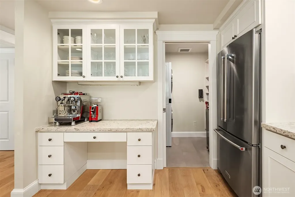 2334 Thorndyke Avenue W Seattle WA 98199