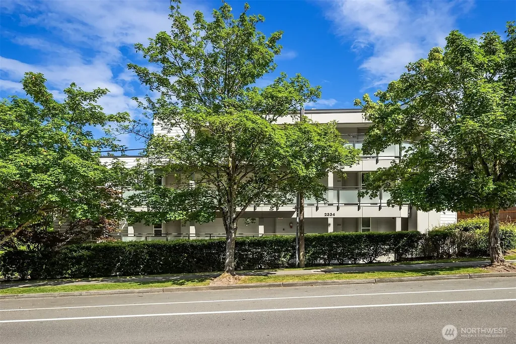 2334 Thorndyke Avenue W Seattle WA 98199