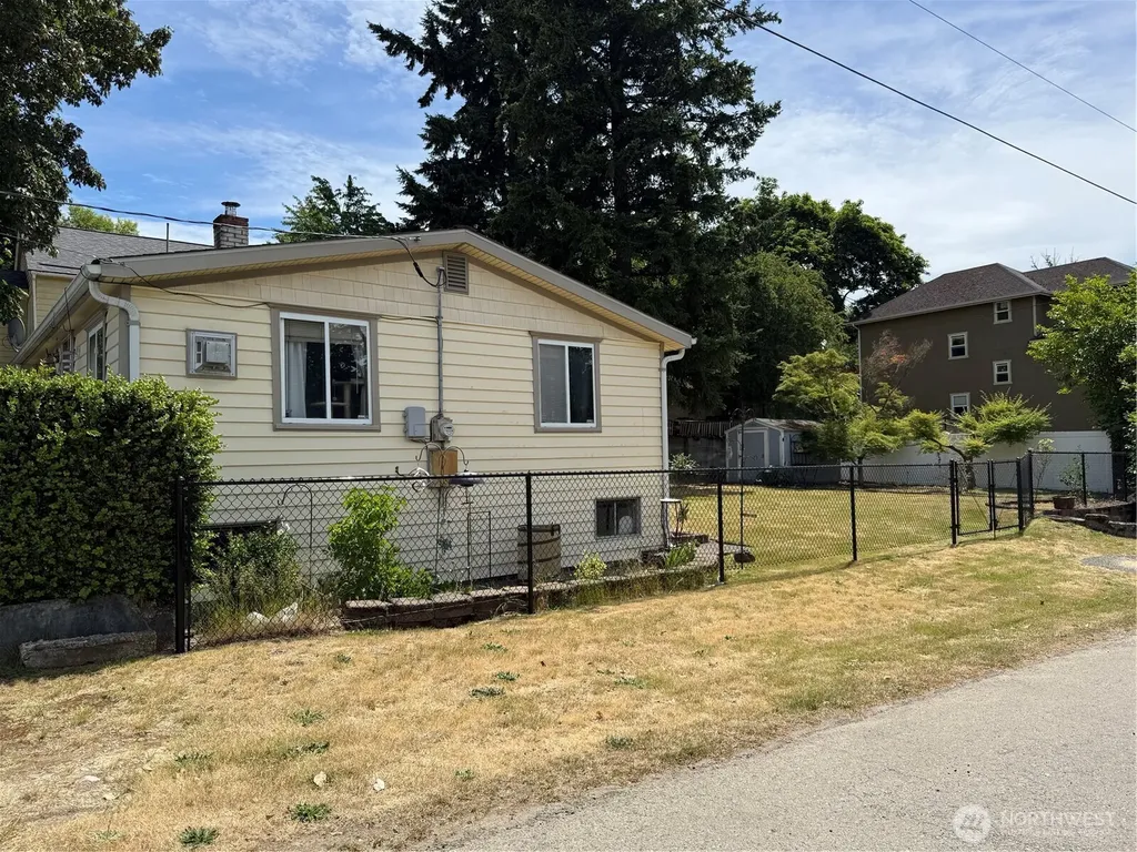 4143 W E Street Bremerton WA 98312