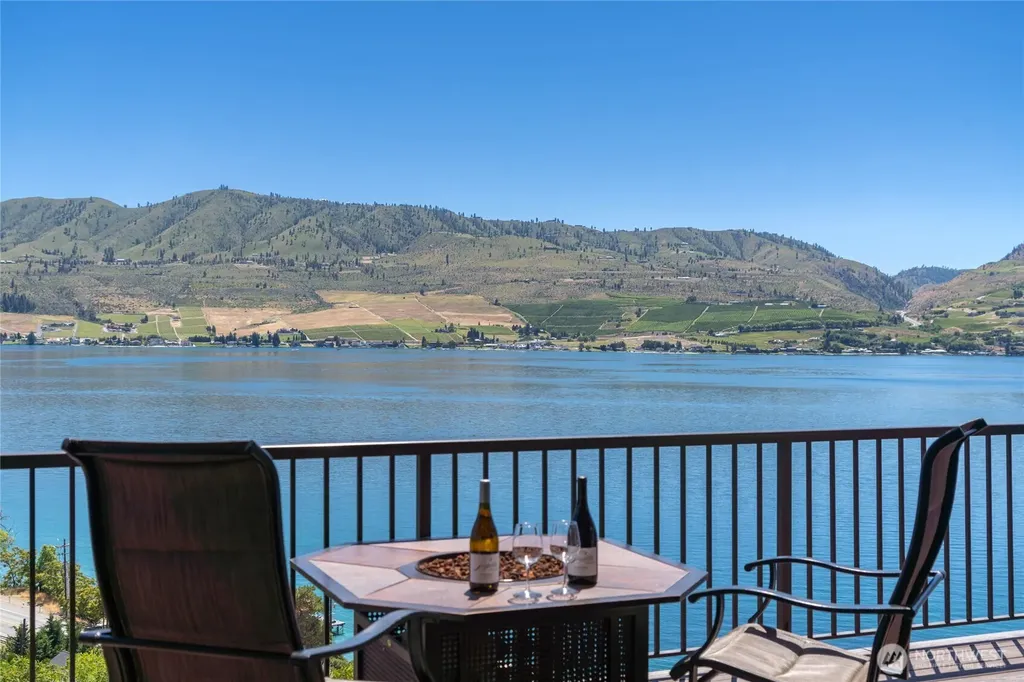 229 Apple Avenue Chelan WA 98816