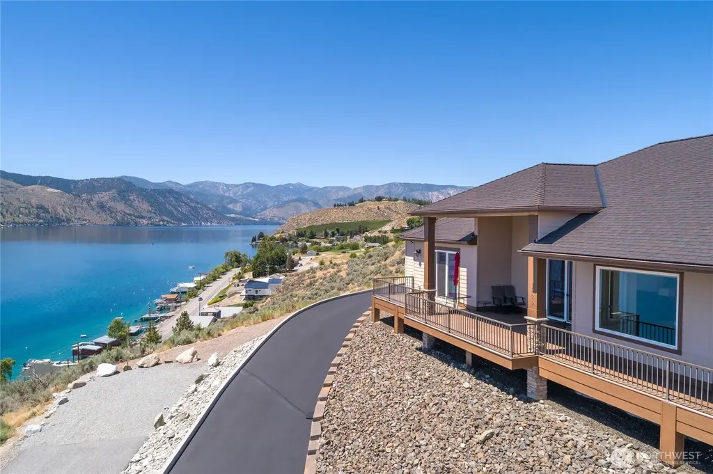 229 Apple Avenue Chelan WA 98816