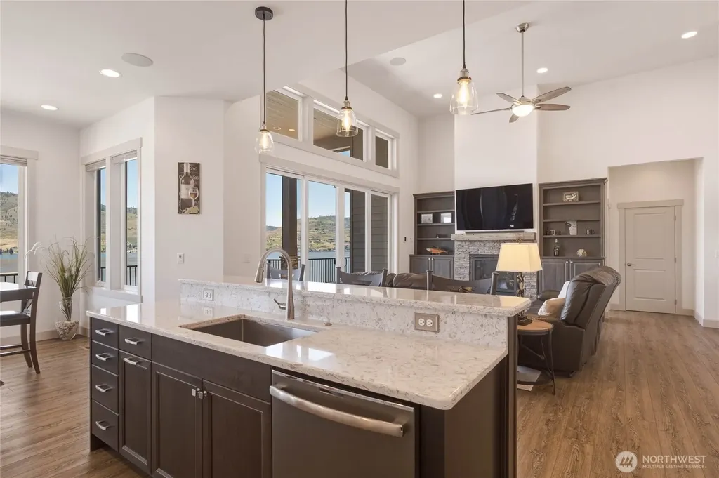 229 Apple Avenue Chelan WA 98816