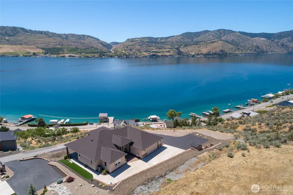 229 Apple Avenue Chelan WA 98816