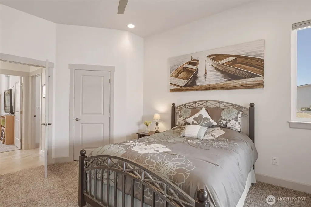 229 Apple Avenue Chelan WA 98816