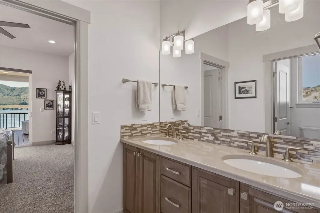 229 Apple Avenue Chelan WA 98816