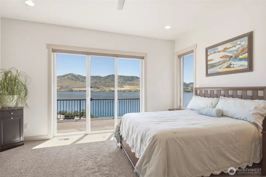 229 Apple Avenue Chelan WA 98816