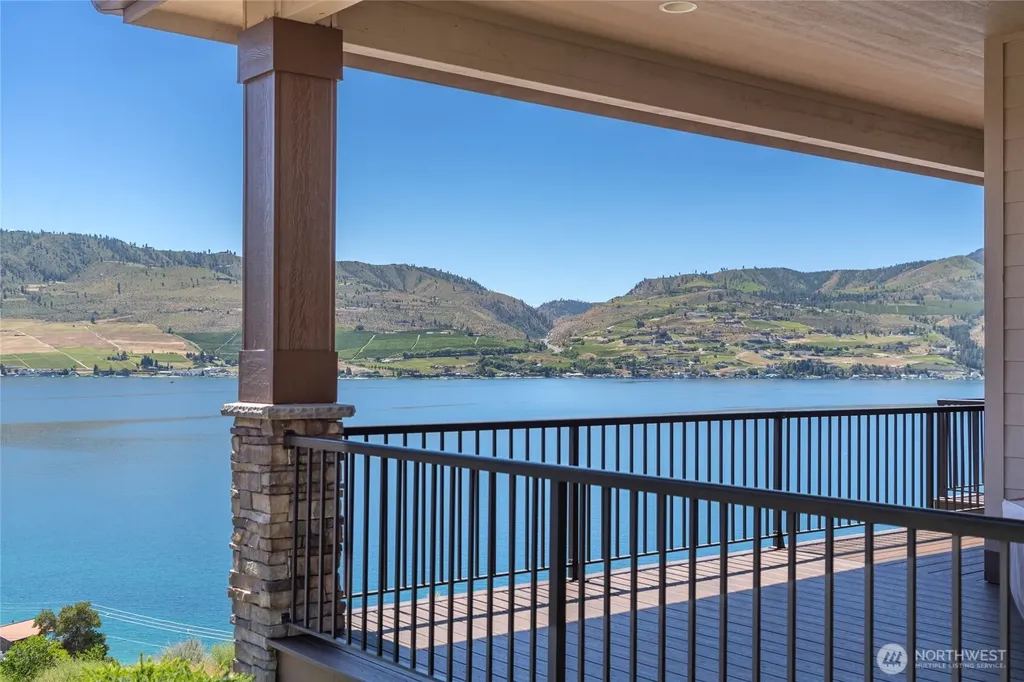 229 Apple Avenue Chelan WA 98816