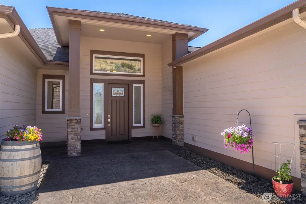 229 Apple Avenue Chelan WA 98816