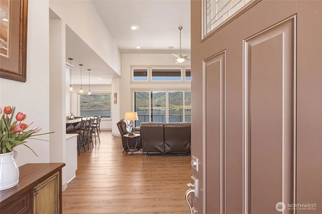 229 Apple Avenue Chelan WA 98816