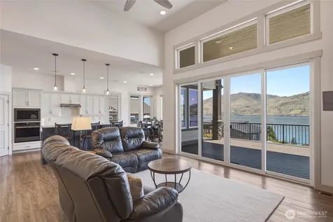 229 Apple Avenue Chelan WA 98816