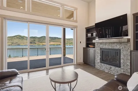 229 Apple Avenue Chelan WA 98816