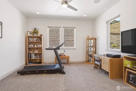 229 Apple Avenue Chelan WA 98816