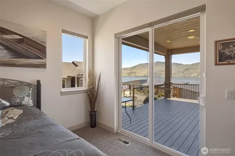 229 Apple Avenue Chelan WA 98816