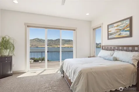 229 Apple Avenue Chelan WA 98816