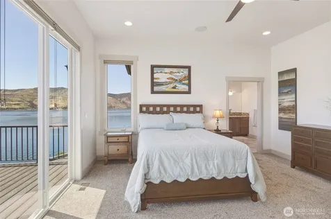 229 Apple Avenue Chelan WA 98816