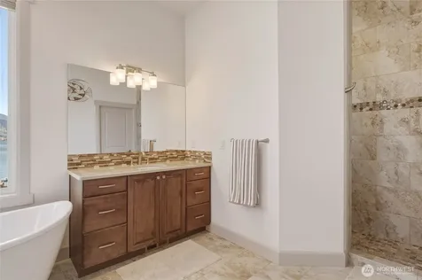 229 Apple Avenue Chelan WA 98816