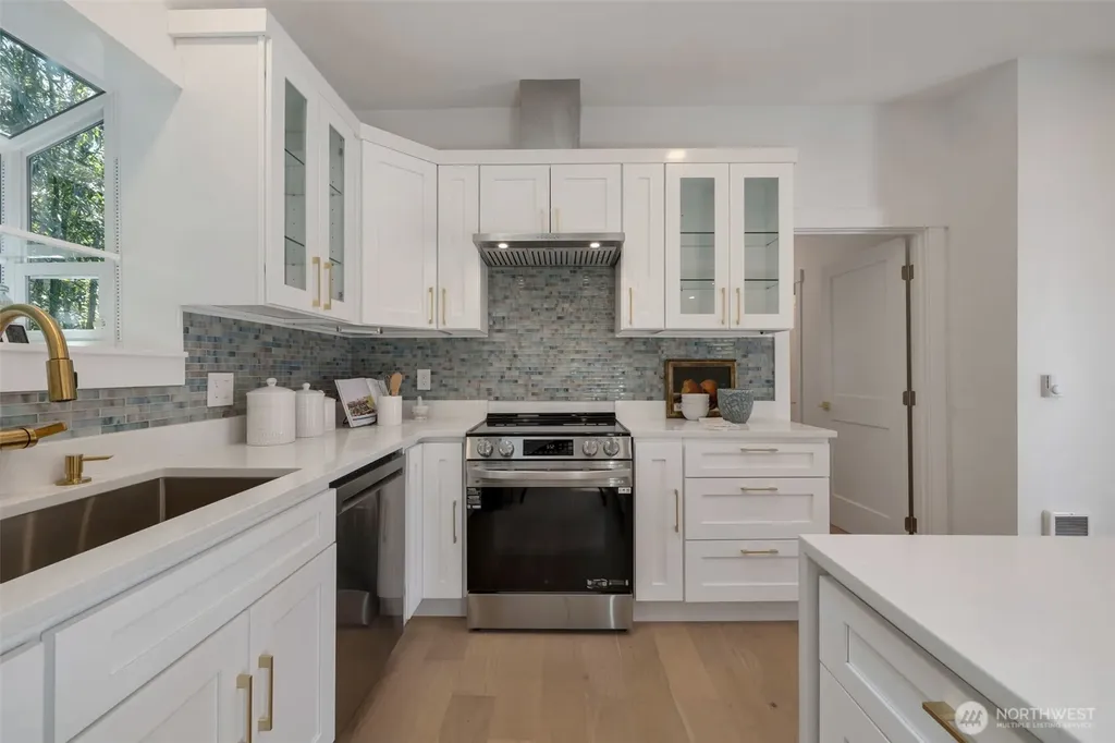 5109 S Willow Street Seattle WA 98118