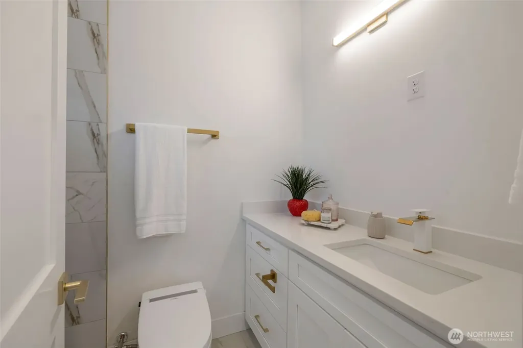 5109 S Willow Street Seattle WA 98118