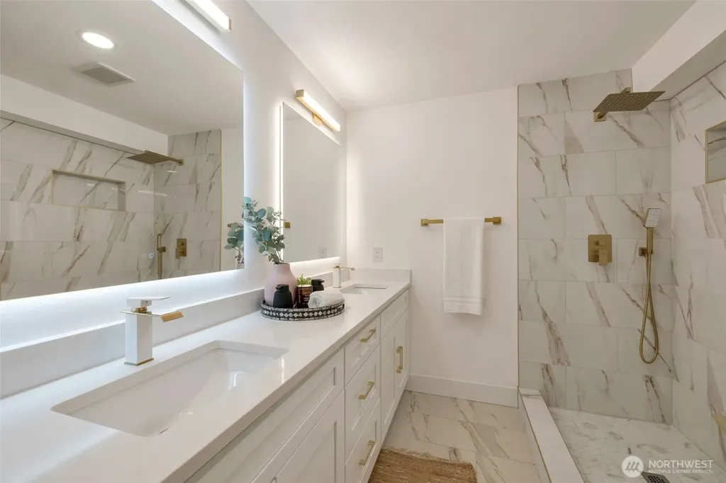 5109 S Willow Street Seattle WA 98118