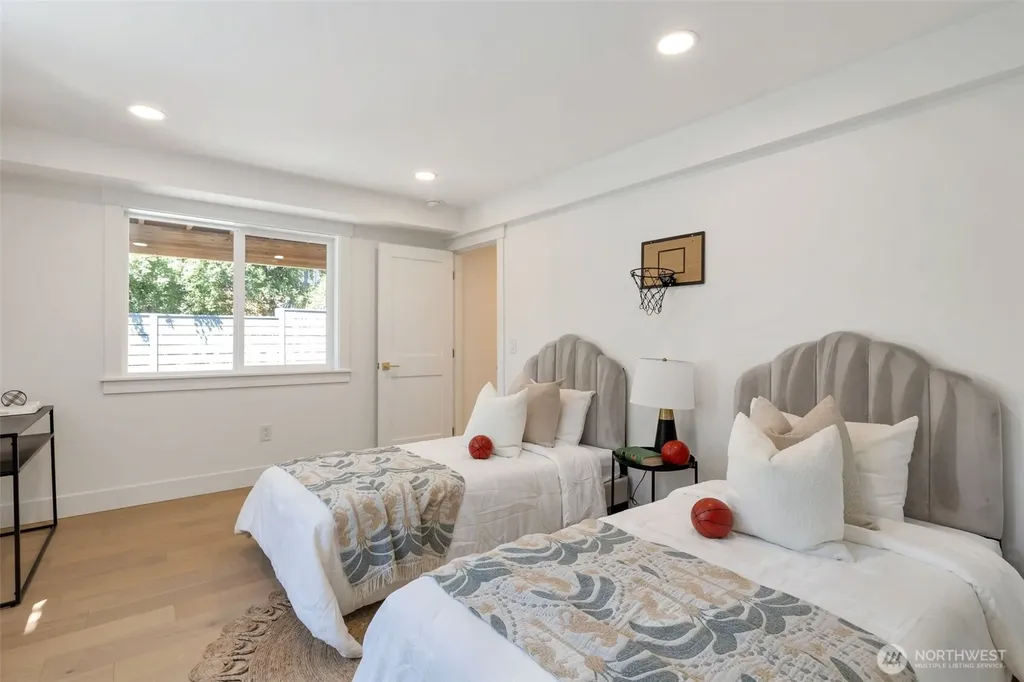 5109 S Willow Street Seattle WA 98118