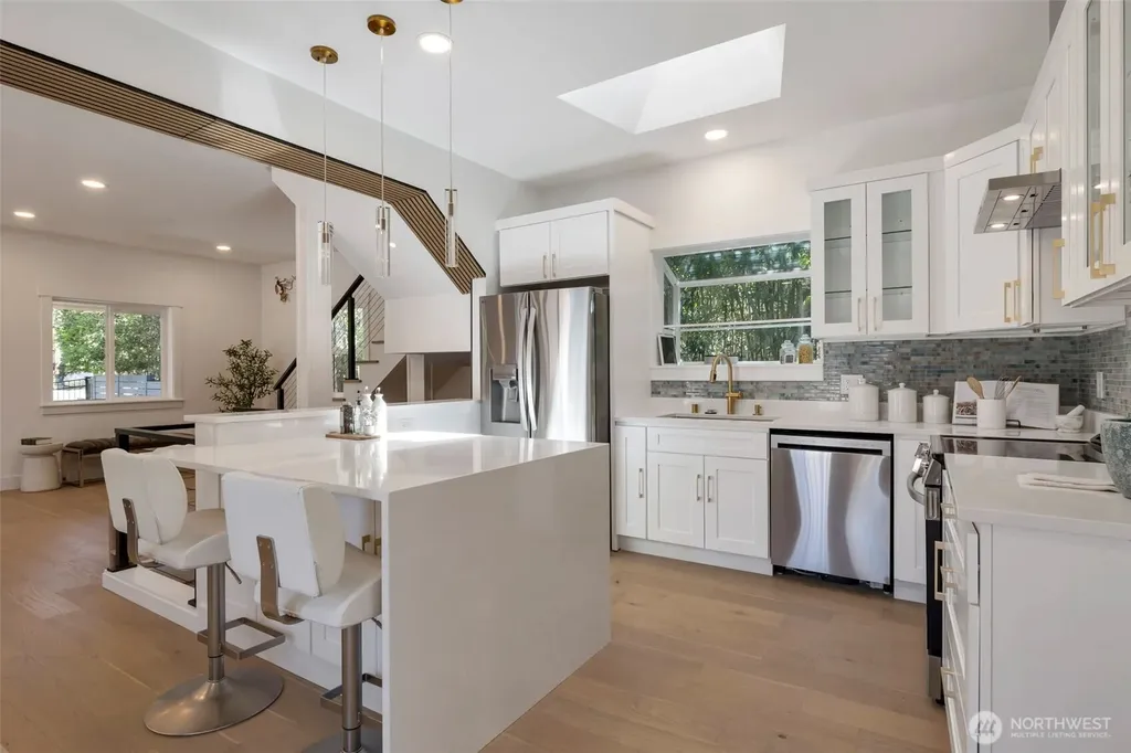 5109 S Willow Street Seattle WA 98118