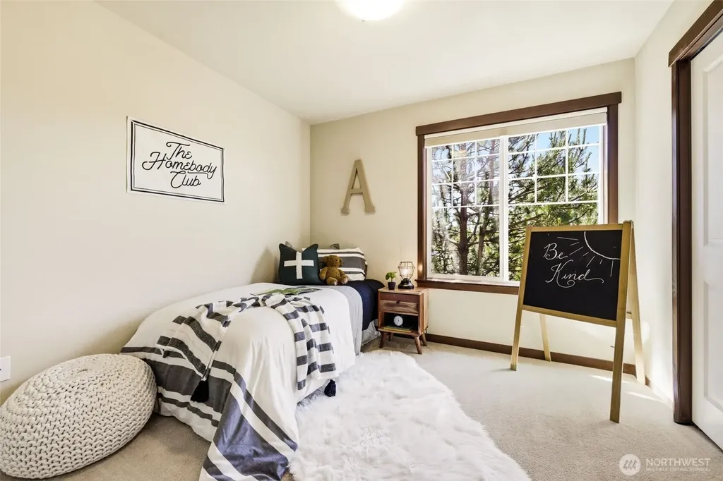 19439 1st Avenue S Normandy Park WA 98148