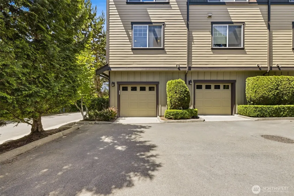 19439 1st Avenue S Normandy Park WA 98148