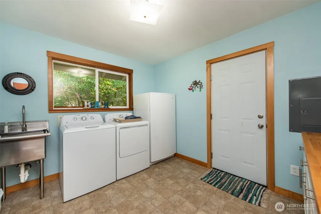 43 Mowitch Trail Port Angeles WA 98363