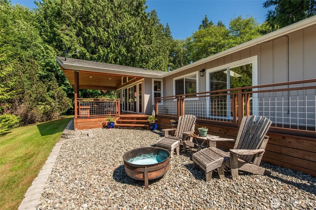 43 Mowitch Trail Port Angeles WA 98363