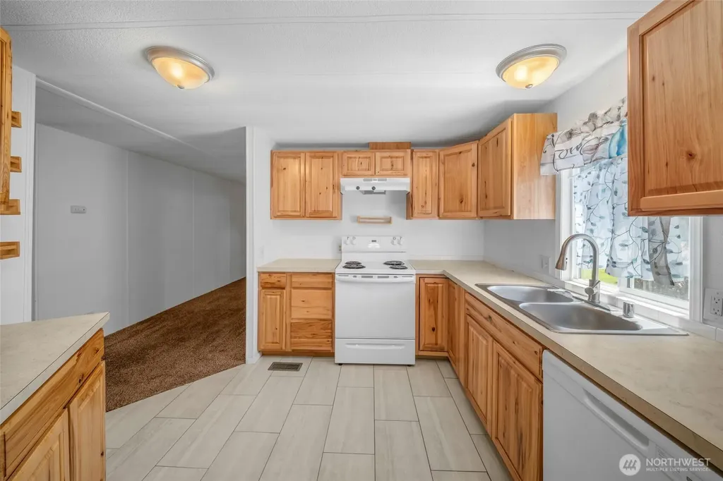 9900 Blomberg Street SW Olympia WA 98512
