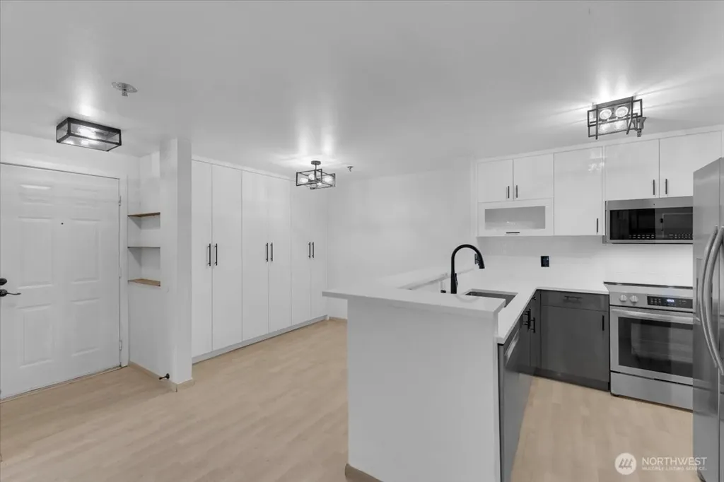975 Abeerdeen Avenue NE Renton WA 98056