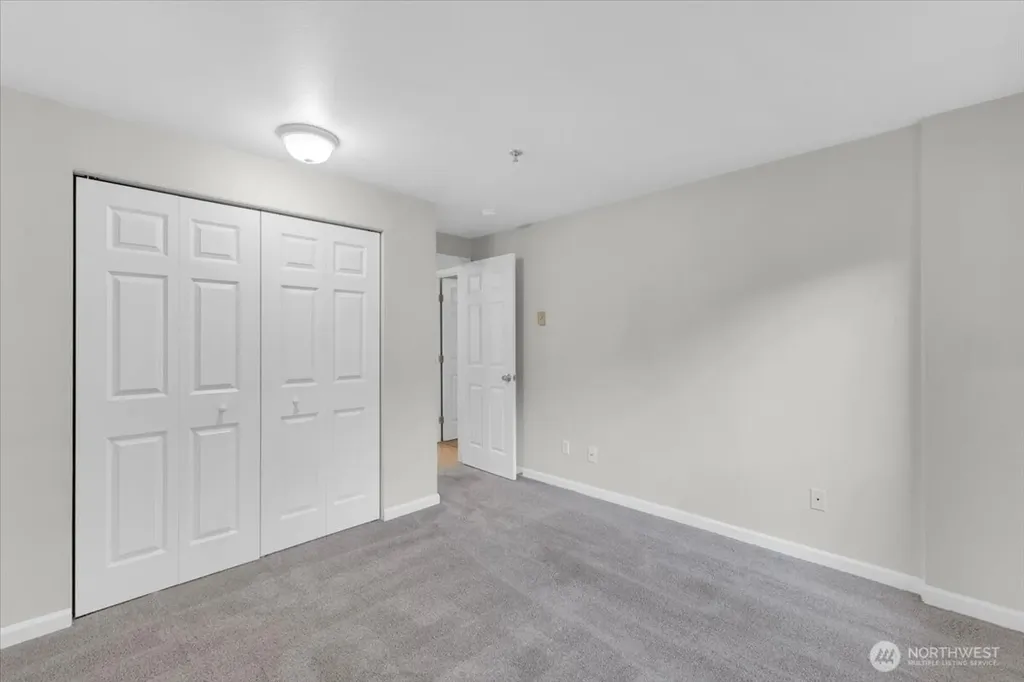 975 Abeerdeen Avenue NE Renton WA 98056