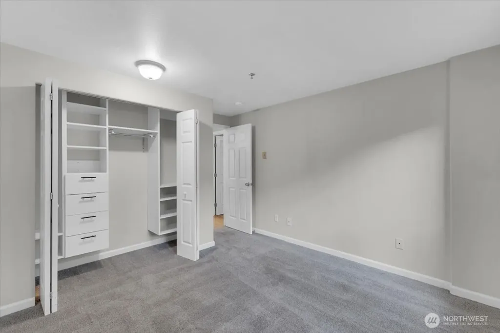 975 Abeerdeen Avenue NE Renton WA 98056