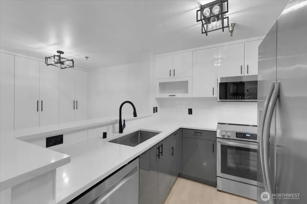 975 Abeerdeen Avenue NE Renton WA 98056