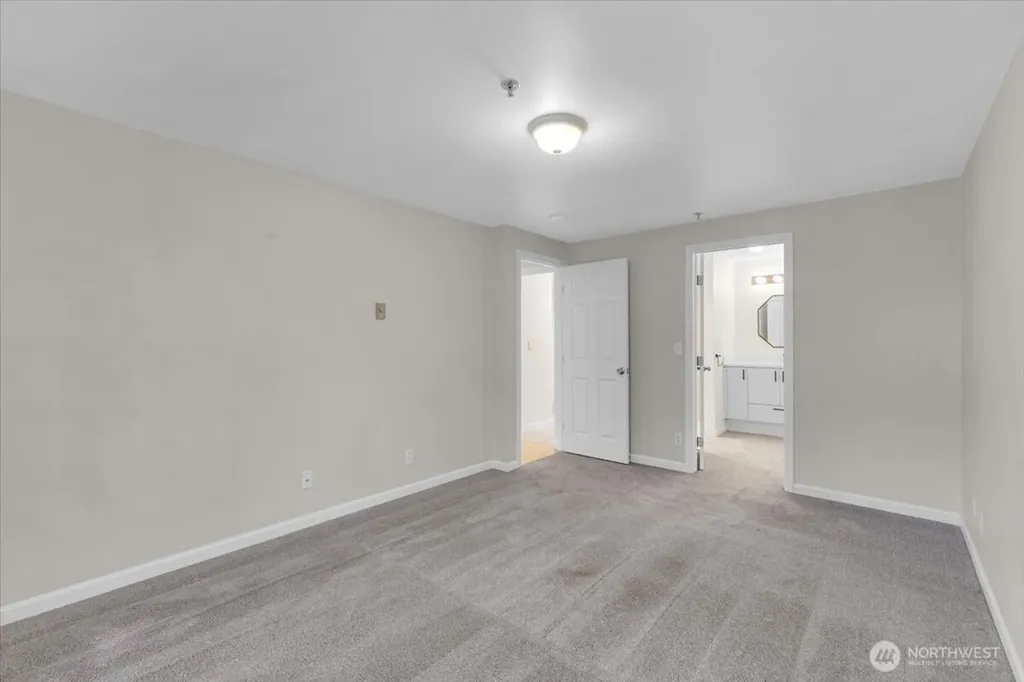 975 Abeerdeen Avenue NE Renton WA 98056