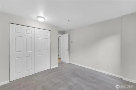975 Abeerdeen Avenue NE Renton WA 98056