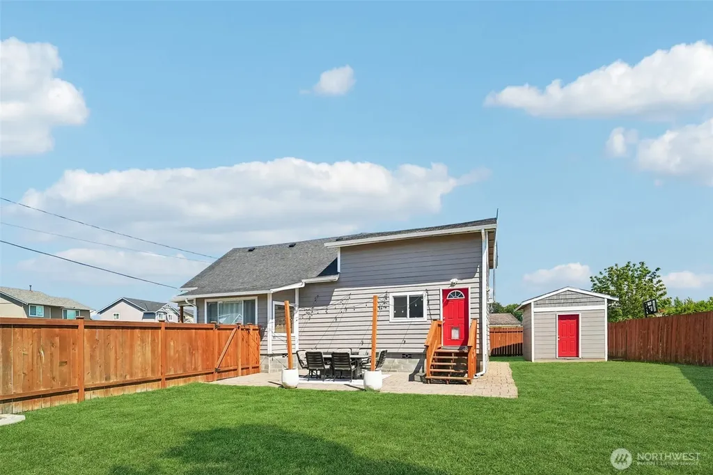221 3rd Avenue NW Pacific WA 98047
