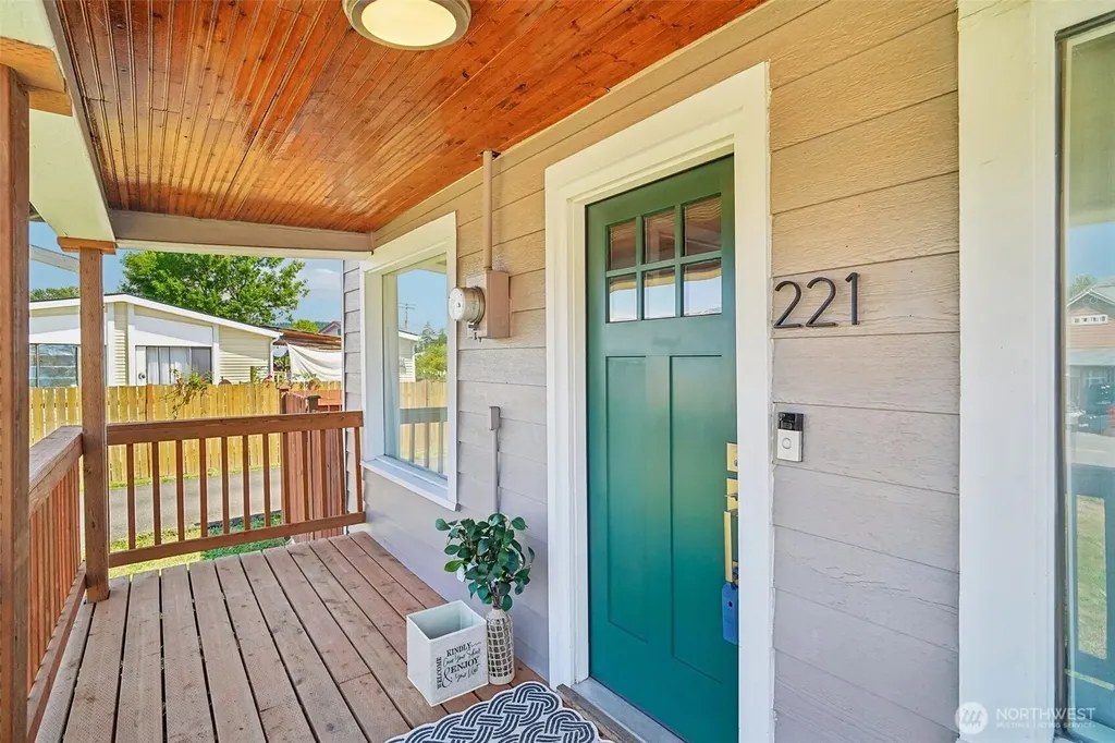221 3rd Avenue NW Pacific WA 98047