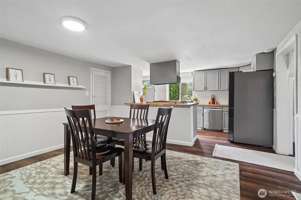 221 3rd Avenue NW Pacific WA 98047