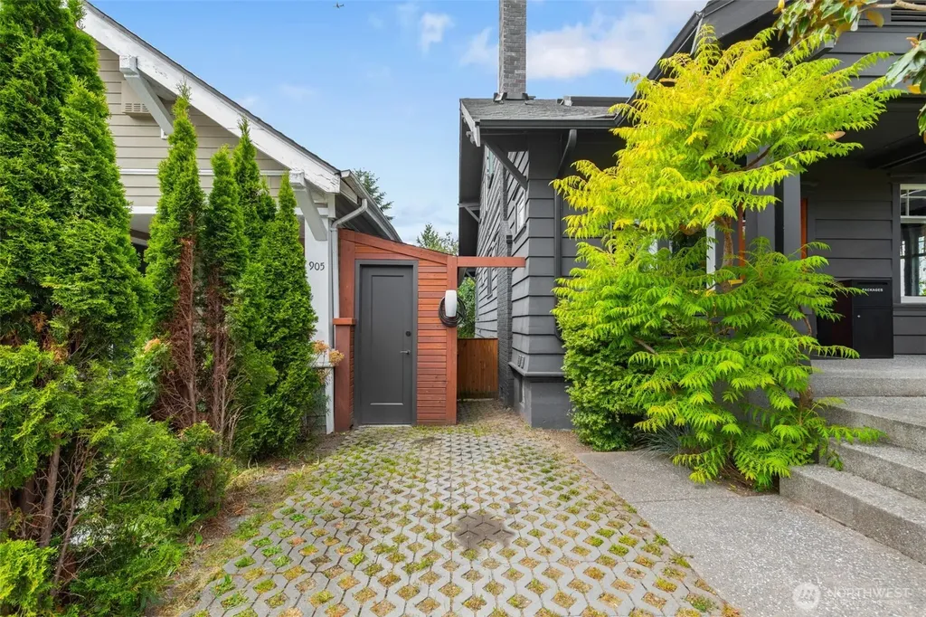 903 23rd Avenue S Seattle WA 98144