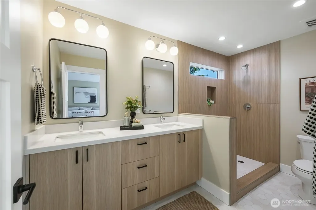 1822 31st Avenue Seattle WA 98122