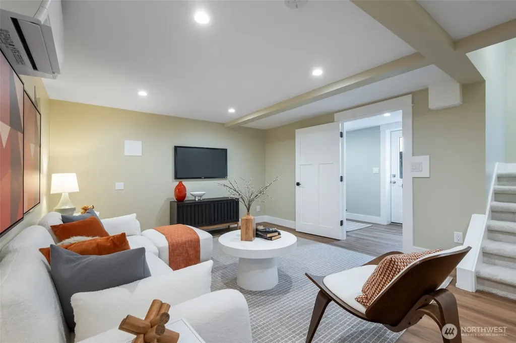 1822 31st Avenue Seattle WA 98122