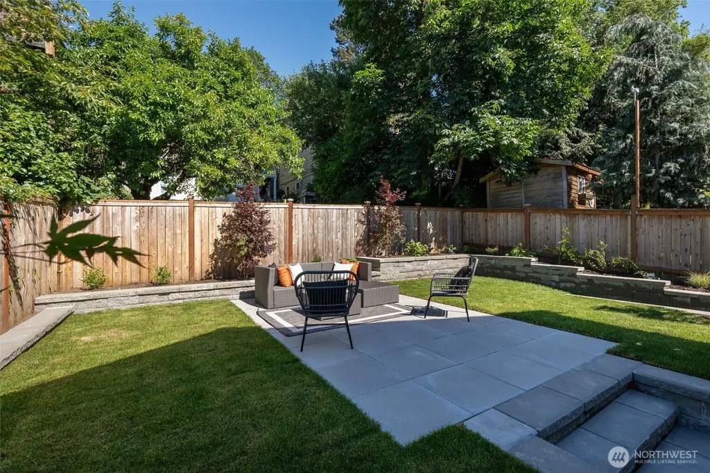 1822 31st Avenue Seattle WA 98122
