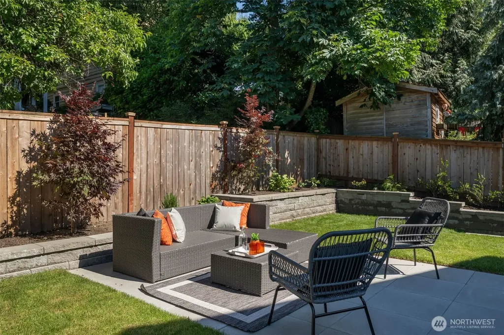 1822 31st Avenue Seattle WA 98122