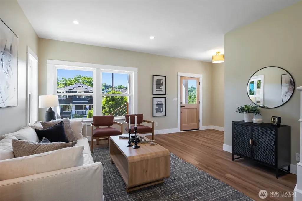 1822 31st Avenue Seattle WA 98122