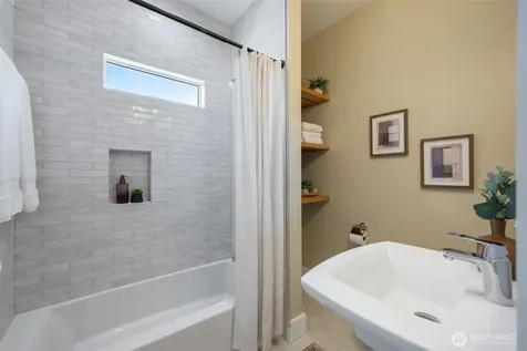 1822 31st Avenue Seattle WA 98122