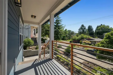 1822 31st Avenue Seattle WA 98122